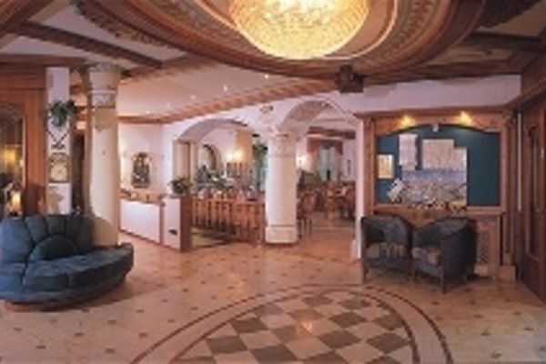 Alexander Hotel Alpine Wellness Dolomites***s (Molveno)